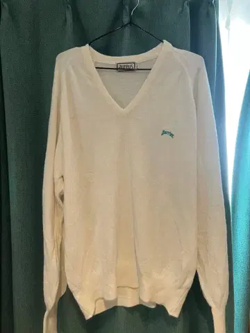 Perrier V넥 스웨터 화이트