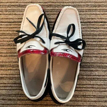 드래곤 베어스 화이트/레드 모카신 신발 26.5cm