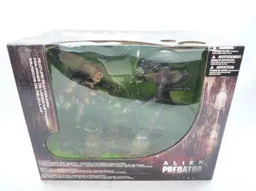 맥팔렌 피규어 ALIEN & PREDATOR 디럭스 박스