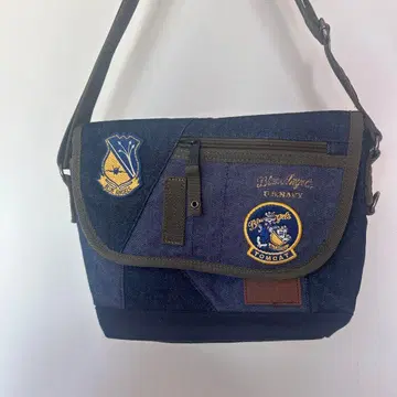 AVIREX 숄더백 새상품급