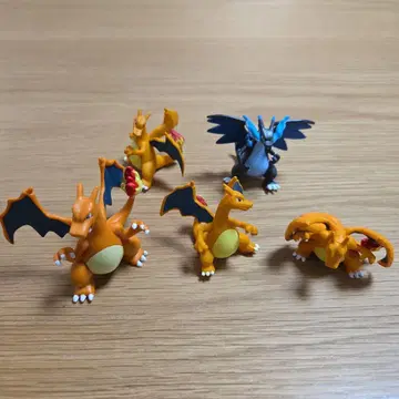 포켓몬스터 리자몽 5개 세트입니다.