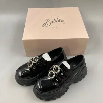 미사용 새상품 BUBBLES 더블 버클 플랫폼 슈즈 사이즈 36