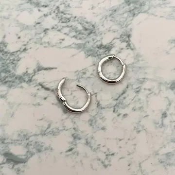 톰우드 Tom Wood 클래식 후프 스몰 귀걸이