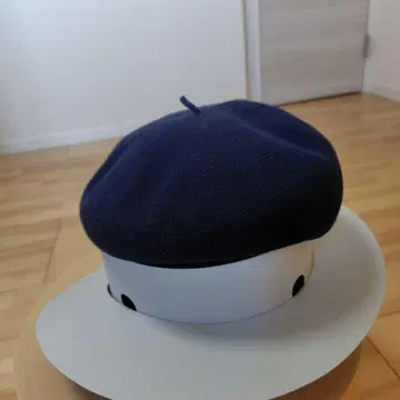 ca4la 네이비 베레모