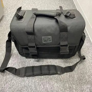 Ridge Shell 블랙 카메라백