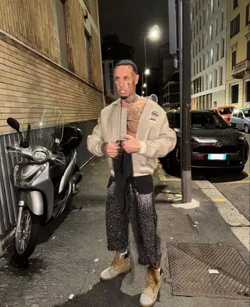 Birth Of Royal Child 큐빅 데님