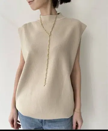 가브리엘라 아티가스 목걸이