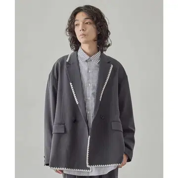 junred 그레이 테일러드 자켓 화이트 트리밍 자수