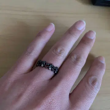 저스틴 데이비스 하트 모티브 블랙링 실버