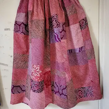 빨간색 크림슨 컬러 계열 쉬폰 원단 패치워크풍 개더 롱 스커트