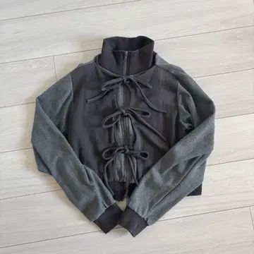 지퍼 달린 크롭 맨투맨 그레이