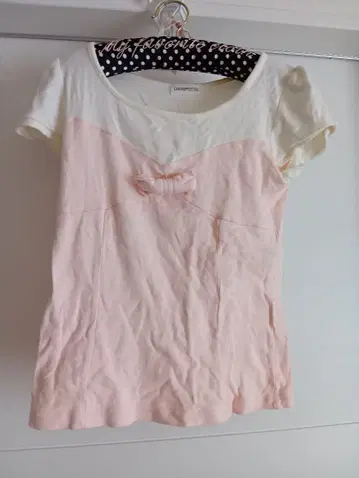 Lodispotto 리본 포함 반팔 T셔츠 로디스포토