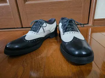 NO ID. 윙팁 레더 슈즈 블랙/화이트