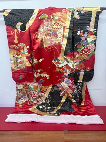 전시품 미사용 이로 우치카케 손글씨 유젠, 금 부품 자수.