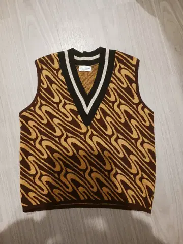 드리스반노튼 25ss 니트 베스트