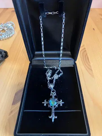 고딕 크로스 목걸이 커스텀 가능 스톤 장식 로사리오