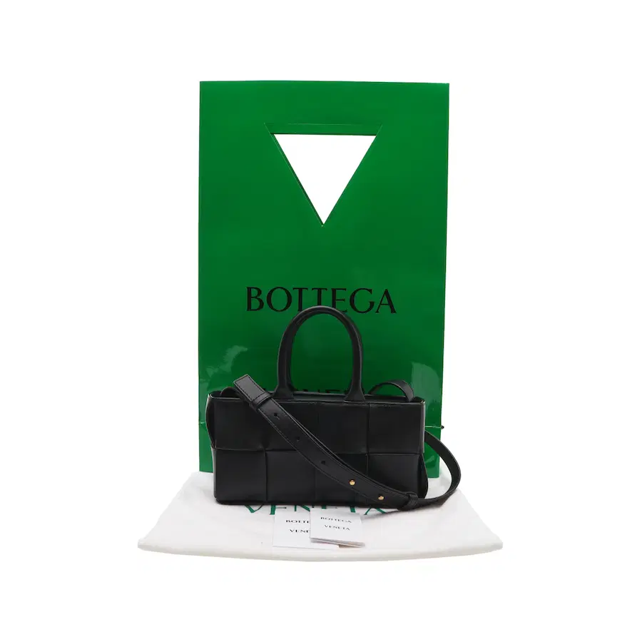 宝缇嘉（Bottega Veneta）East West Arco 托特包 迷你款