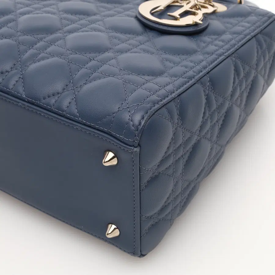迪奥Lady Dior中号手袋