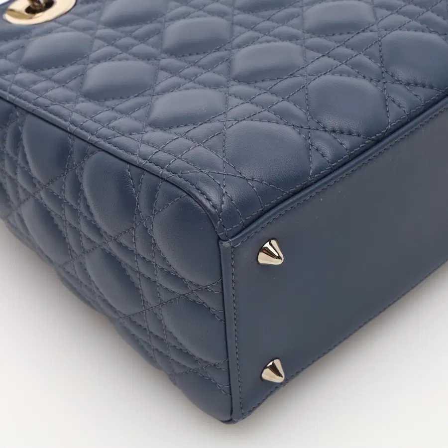 迪奥Lady Dior中号手袋