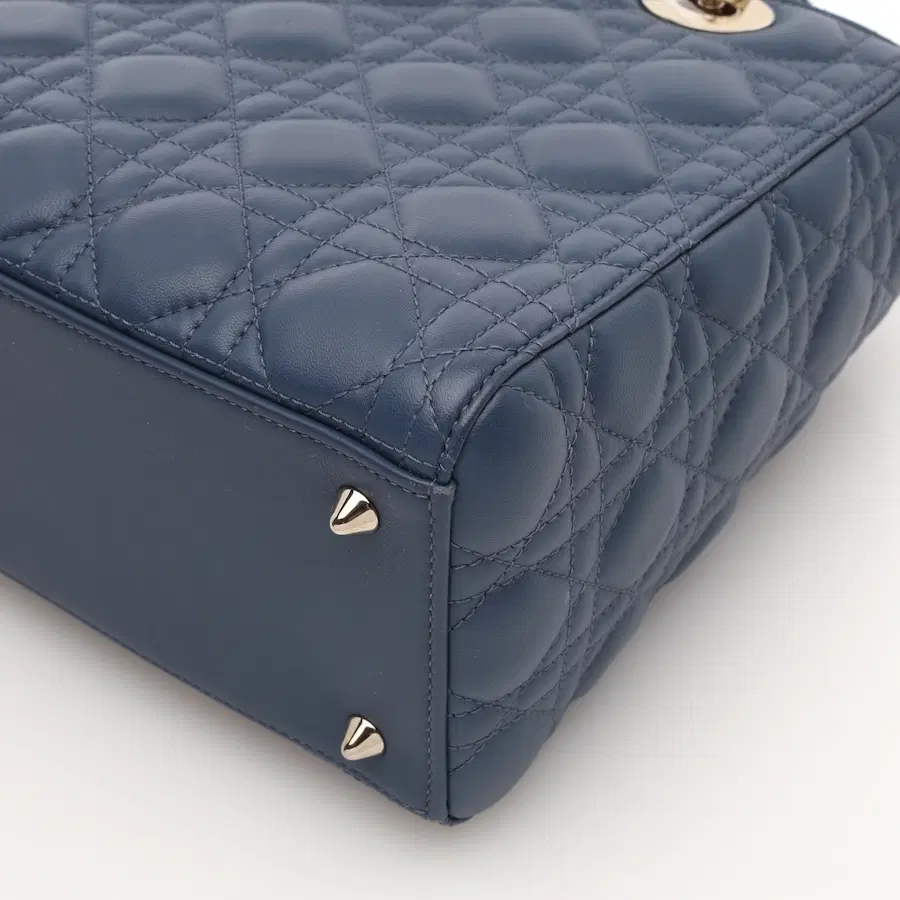 迪奥Lady Dior中号手袋