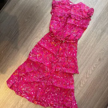 [ 에밀리오 푸치 ] 슬리브리스 무릎 기장 원피스 핑크 프릴