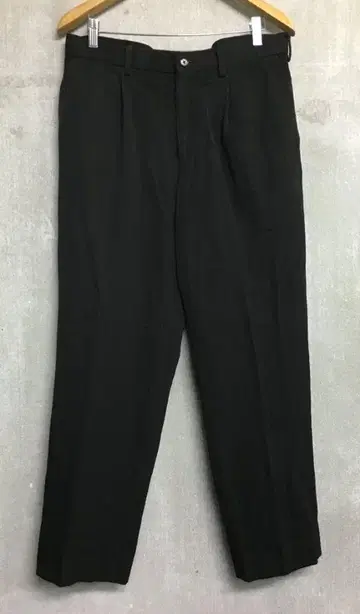 오베트 울 개버딘 2턱 테이퍼드 팬츠 사이즈 L