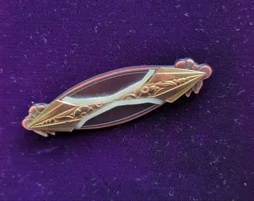 아르데코풍 베이크라이트, 브로치