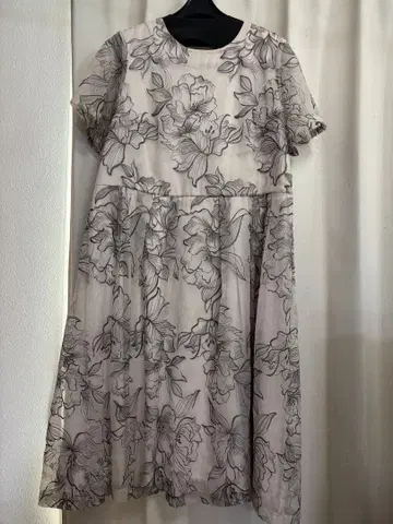 로즈 티아라 꽃무늬 자수 원피스