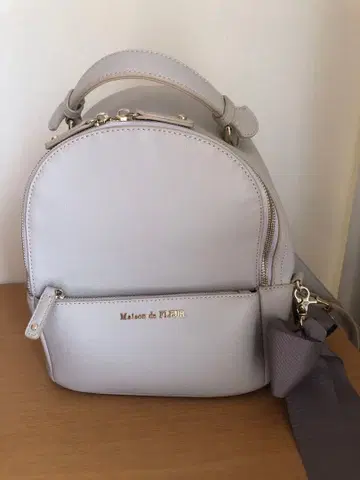 Maison de FLEUR 메종 드 플뢰르 백팩 리본 참 포함