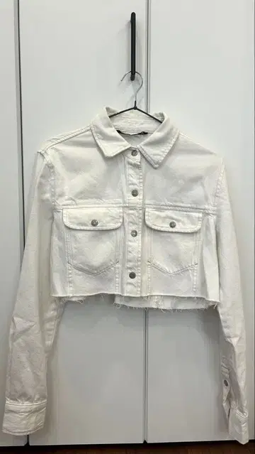ZARA 화이트 크롭 데님 자켓