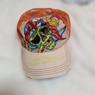 Ed Hardy 스컬 자수 트래커 캡
