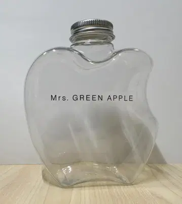 Mrs. GREEN APPLE x TOWER RECORDS 콜라보 보틀