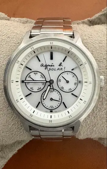 agnis b. 솔라 손목시계 크로노그래프