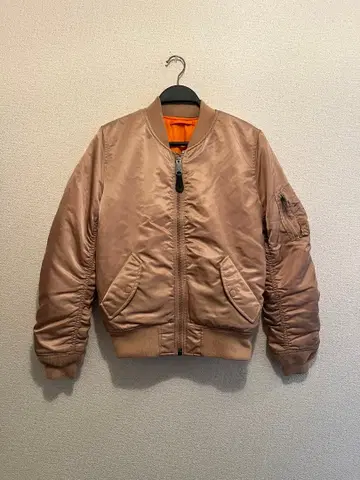 레어 색상 핑크 새상품급 알파인더스트리 MA-1 리버서블 짧은 기장