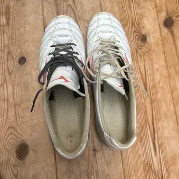 Mizuno 축구화 화이트/레드