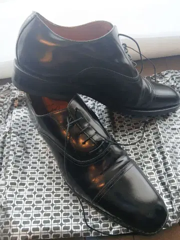 Hawkins 블랙 드레스 슈즈