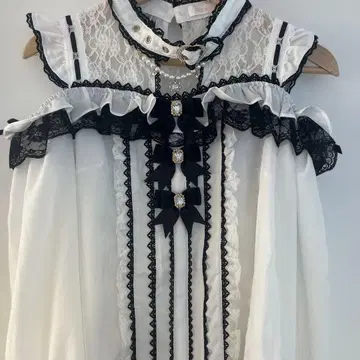 리즈리사 3개 리본 프론트 초커 블라우스