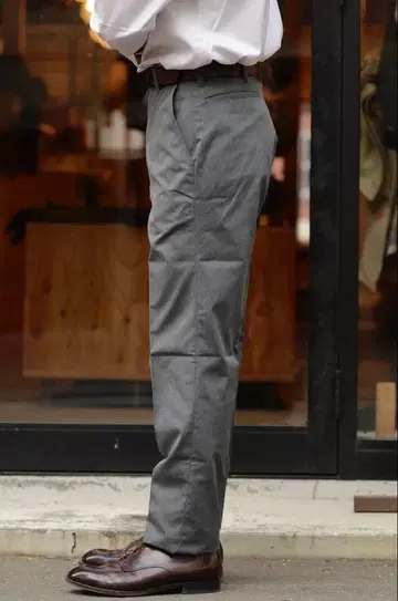 ANATOMICA 트리밍 핏 슬랙스 팬츠