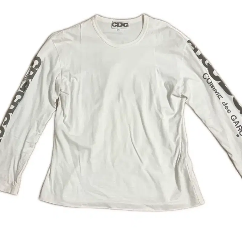 CDG 꼼데가르송 화이트 긴팔티셔츠 롱슬리브