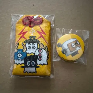 HIMITSUSTRANGER 오바케 락 부적과 배지 세트