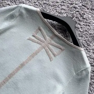 FOXEY 40 캐시미어 실크 후 리본 니트