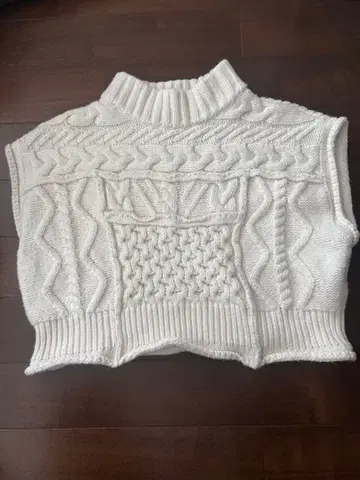 화이트 케이블 짜임 니트 베스트 willfrilly