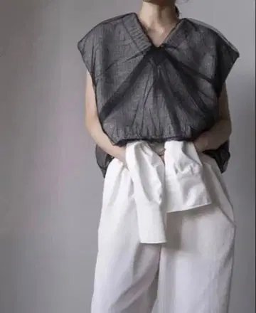 JANE SMITH 튤 베스트 유나이티드 애로우즈