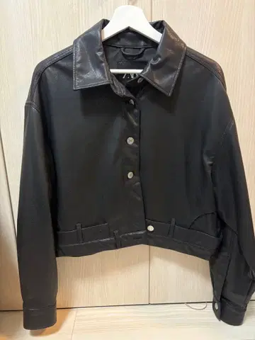 ZARA 블랙 페이크 레더 자켓 [ XS~S ]