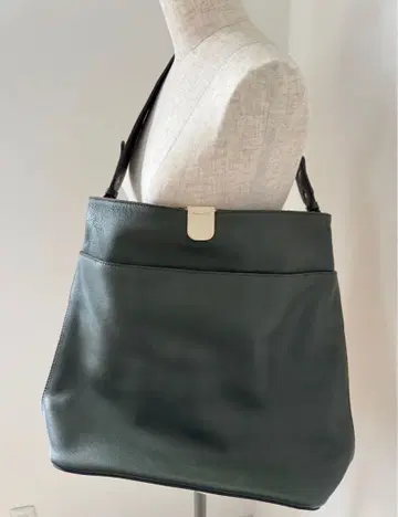 미사용 새상품 마시모 두띠 (Massimo Dutti) 숄더백