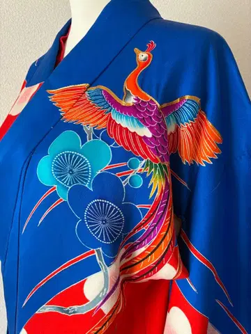 밑단이 긴 후리소데 봉황 무늬 청홍 신부