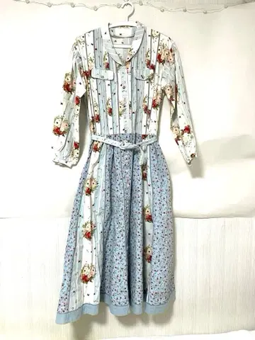 핑크하우스 스카이블루 계열 꽃무늬 원피스