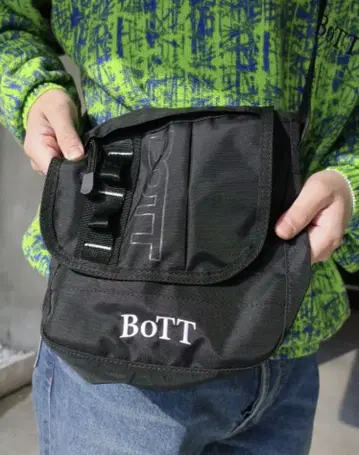 BoTT Utility Shoulder Bag 블랙
