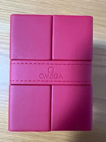 OMEGA 워치 케이스 빨간색