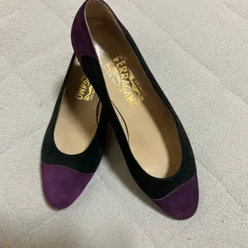 Ferragamo 블랙 퍼플 펌프스 7.5 D